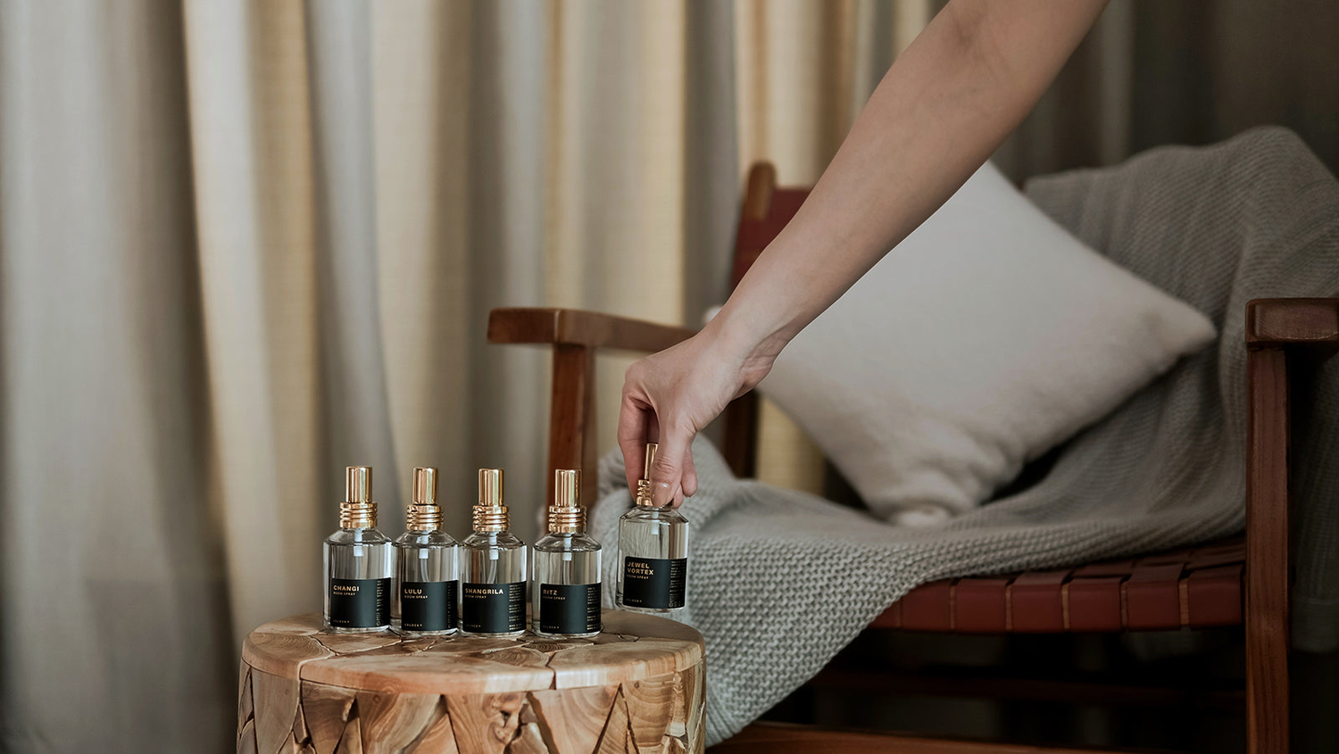 シンガポールRuffles Hotel Room Spray Raffles Frangipani Scent ( Diffuser or EDT or Room Spray